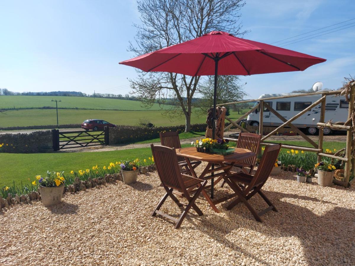 Thames Head Wharf - Historic Cotswold Cottage With Stunning Countryside Views Cirencester Exterior photo