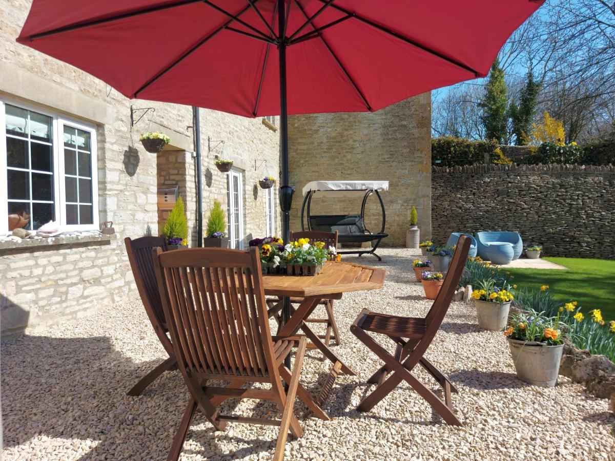 Thames Head Wharf - Historic Cotswold Cottage With Stunning Countryside Views Cirencester Exterior photo