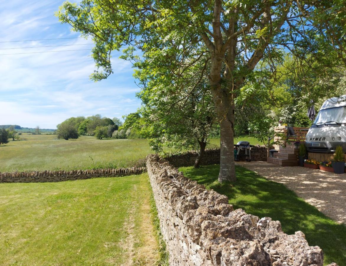 Thames Head Wharf - Historic Cotswold Cottage With Stunning Countryside Views Cirencester Exterior photo