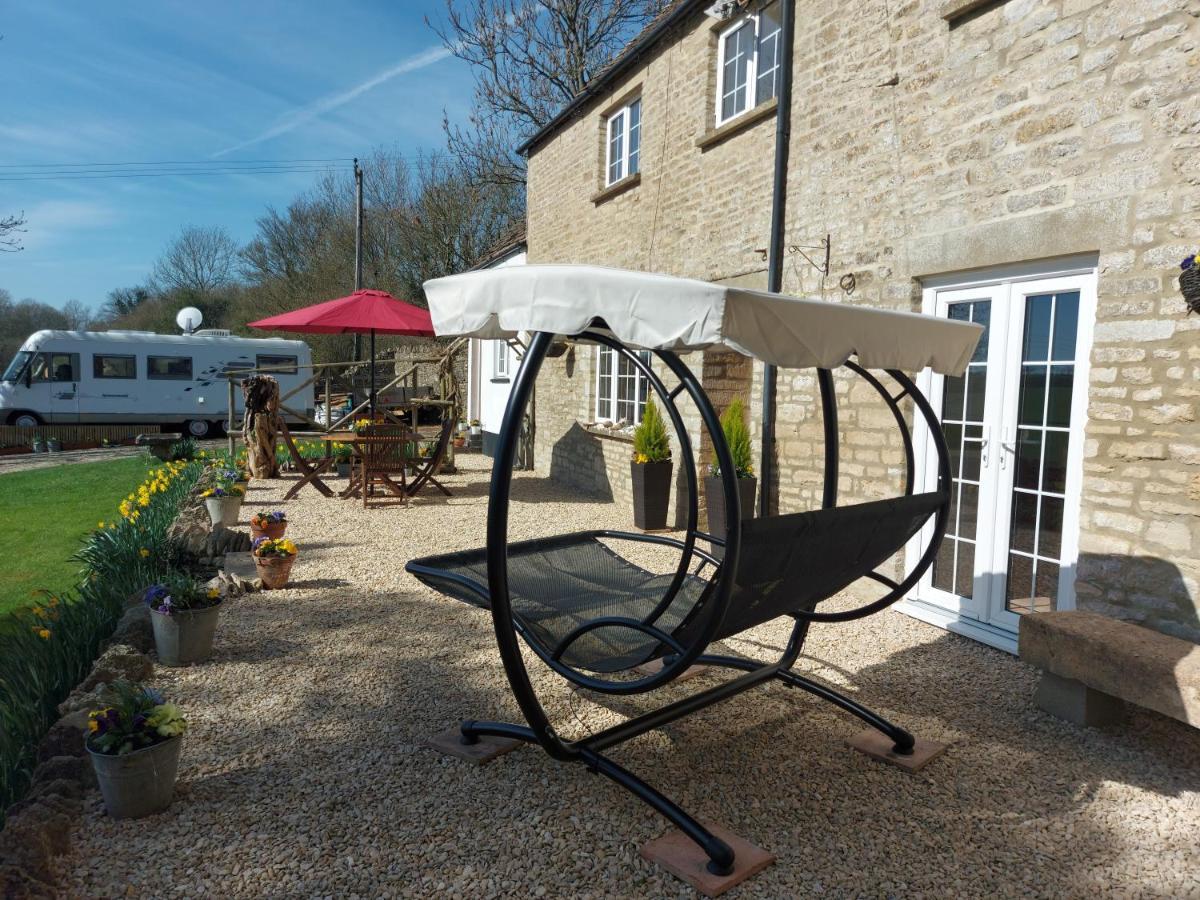 Thames Head Wharf - Historic Cotswold Cottage With Stunning Countryside Views Cirencester Exterior photo