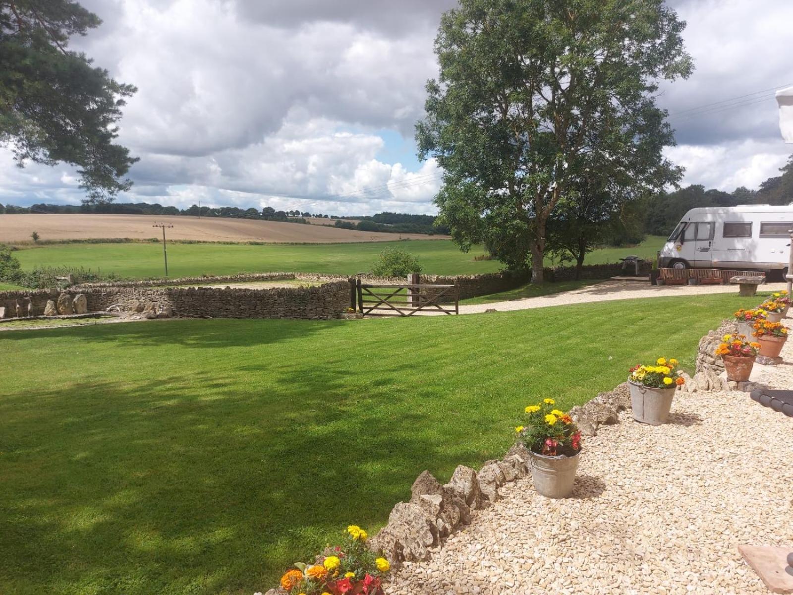 Thames Head Wharf - Historic Cotswold Cottage With Stunning Countryside Views Cirencester Exterior photo