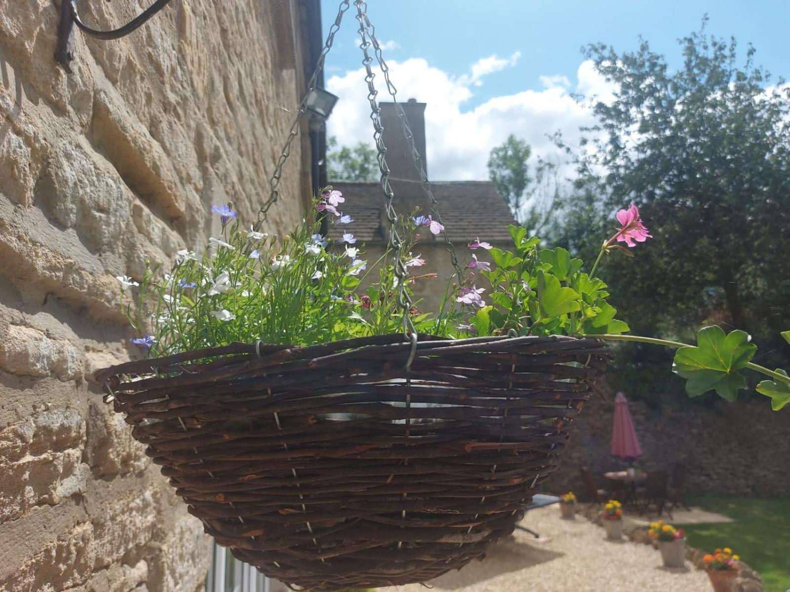 Thames Head Wharf - Historic Cotswold Cottage With Stunning Countryside Views Cirencester Exterior photo